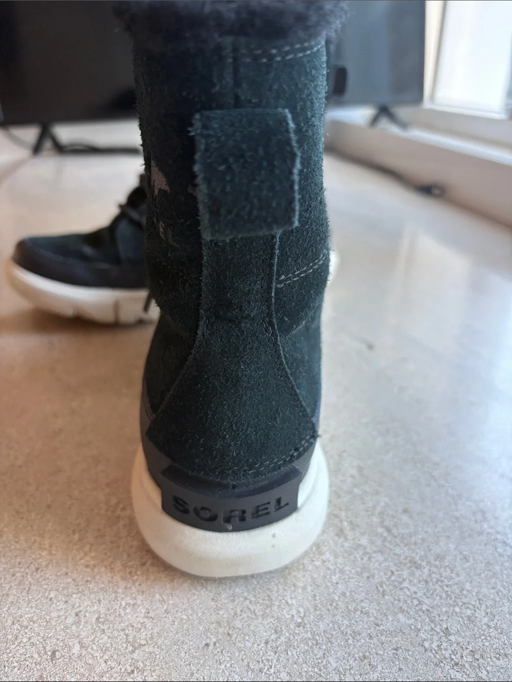 Sorel Explorer Joan Black Faux-Fur Lace-Up Winter Boots; size 7.5